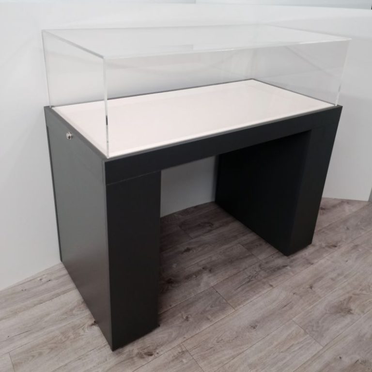 Darac Gallery Display Case Open Base 1
