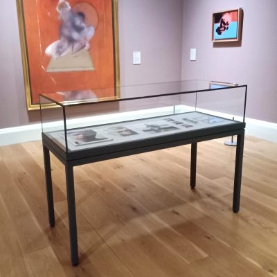 Darac Table Showcase Andy-Warhol Exhibition